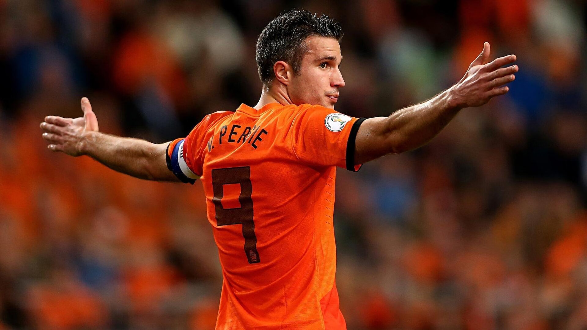 乐鱼体育app在线登录-林丹推广课上亲自为小选手做热身,林丹训练视频