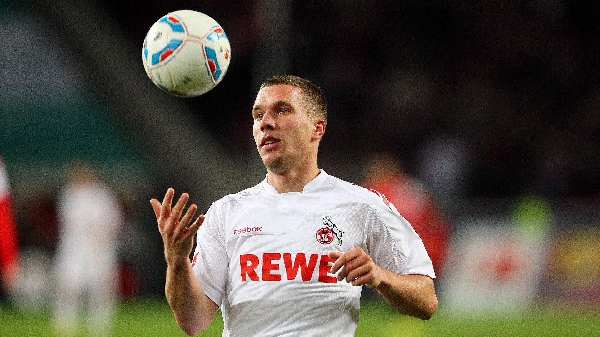 乐鱼体育平台-约翰·恩多耶-布鲁阿尔泳姿流畅技术细腻