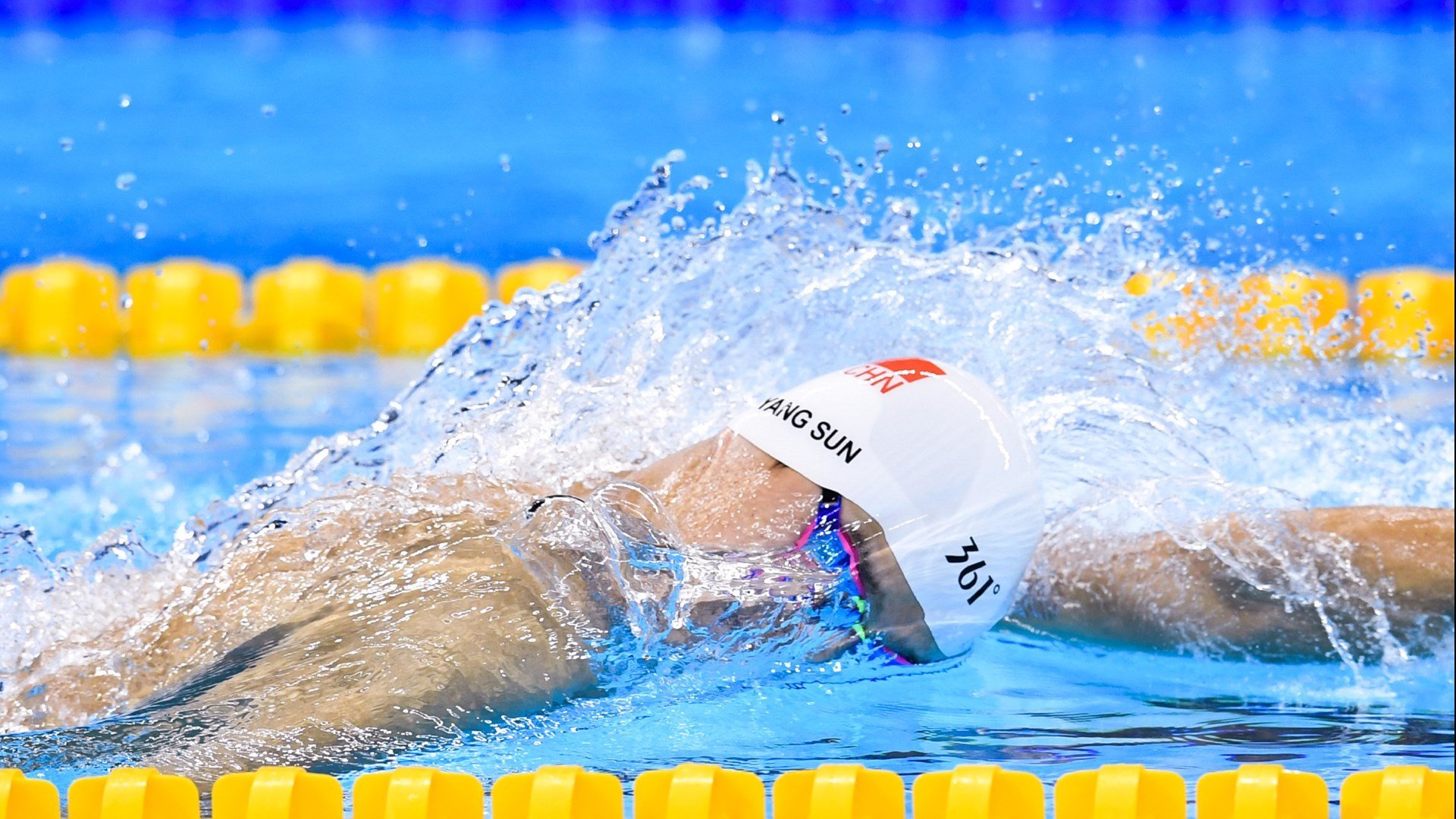 乐鱼体育app下载地址-马修·图穆亚通过个人技巧和进攻组织,帮助袋鼠队屡次得分,马修摩伊腿